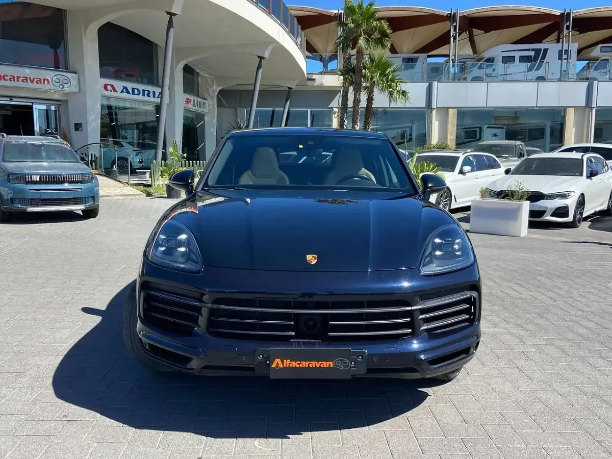 Usata Porsche Cayenne Coupe 340 CV (250 kW) 2022 Blu/azzurro Coupé