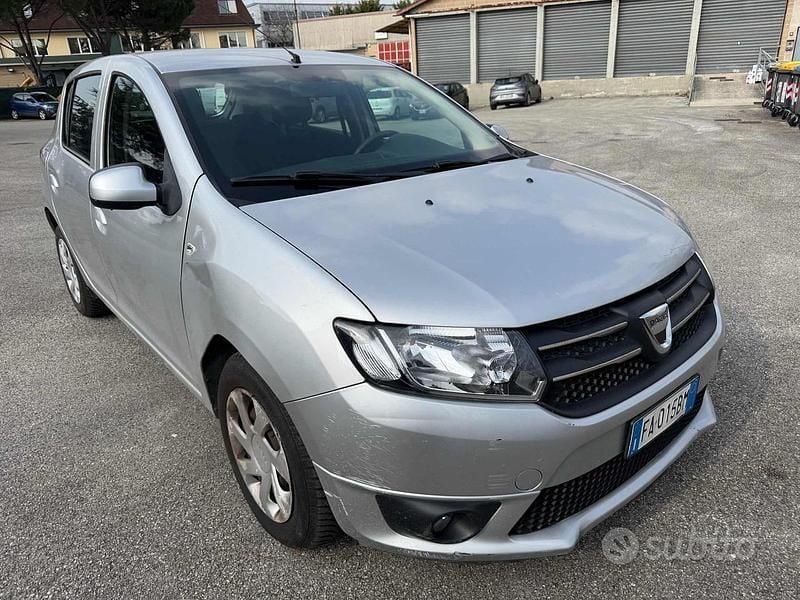 Usata Dacia Sandero 90 CV (66 kW) 2015 Grigio Berlina