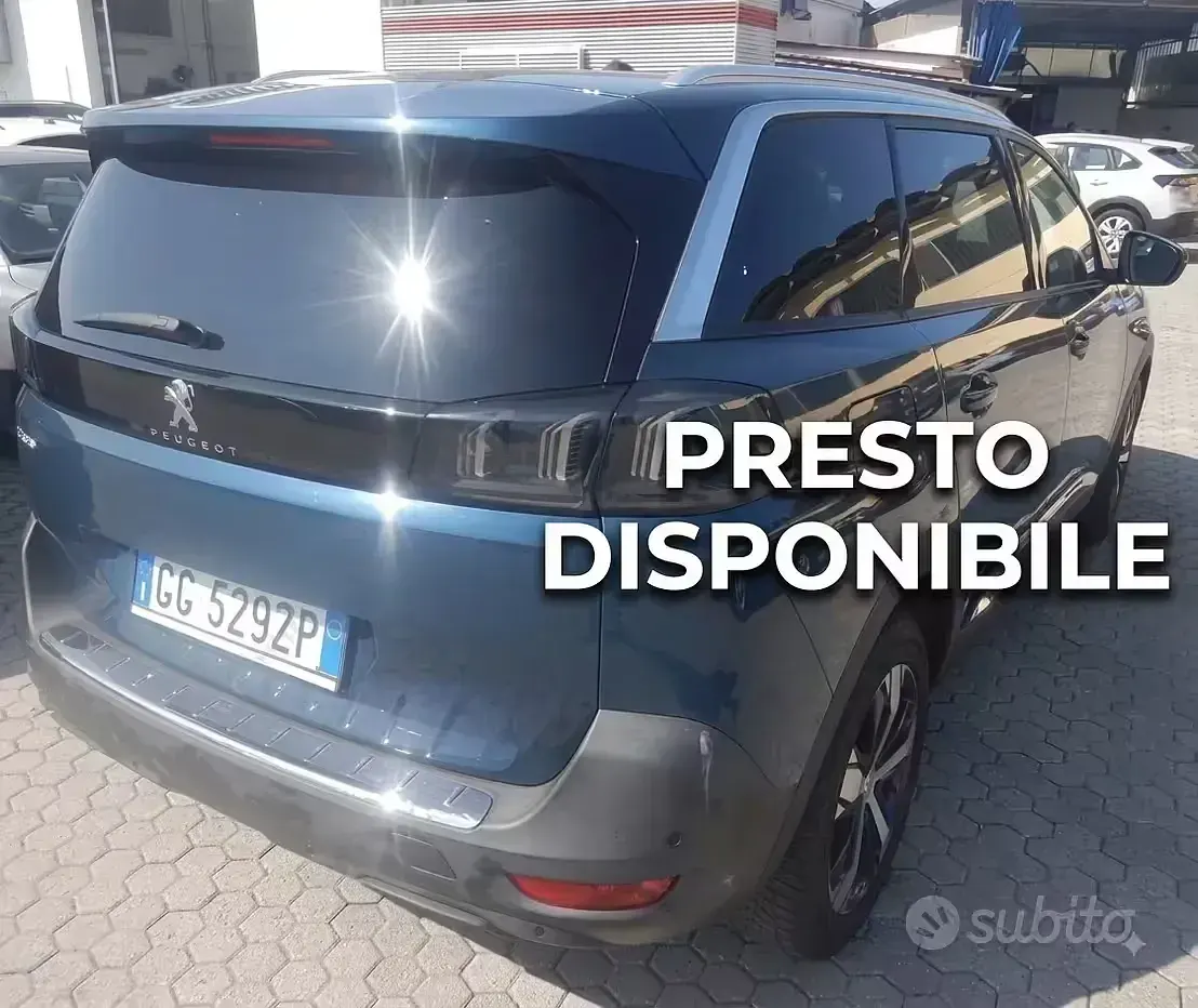 Usata Peugeot 5008 Allure 131 CV (96 kW) 2021 Blu SUV