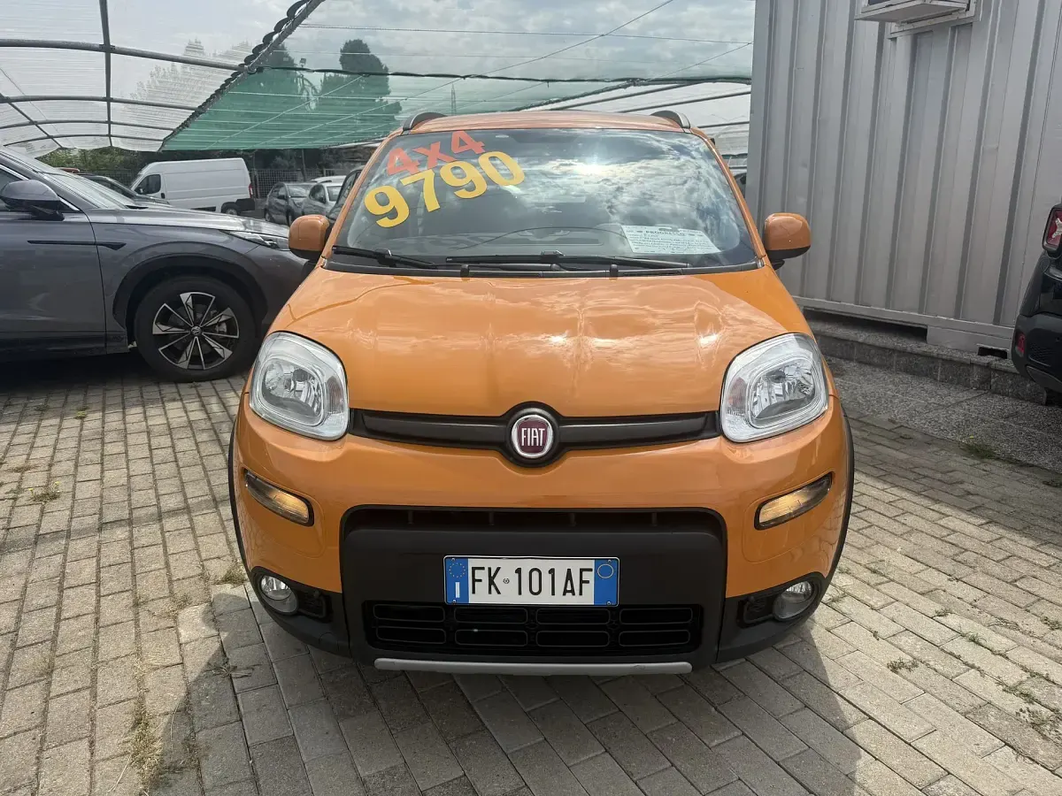 Usata Fiat Panda 4x4 S 84 CV (61 kW) 2017 Arancione Utilitaria