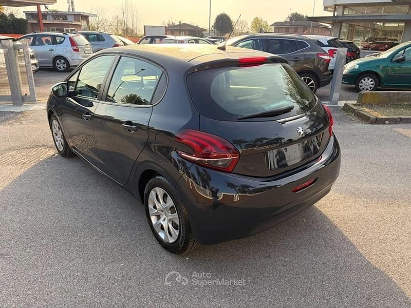 Usata Peugeot 208 Active 68 CV (50 kW) 2019 Nero Utilitaria