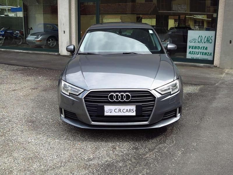 Usata Audi A3 Business 116 CV (85 kW) 2018 Grigio Berlina