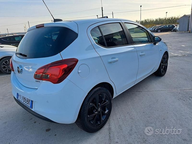 Usata Opel Corsa Edition 75 CV (55 kW) 2018 Bianco Berlina