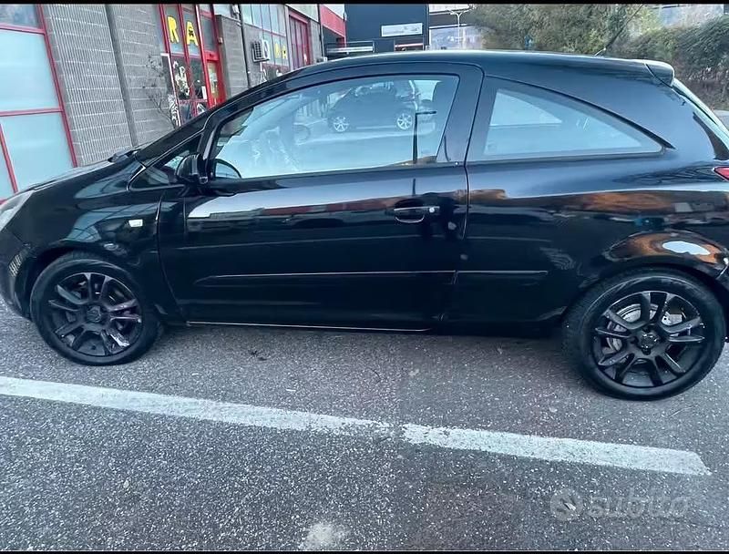 Usata Opel Corsa 90 CV (66 kW) 2006 Nero Utilitaria
