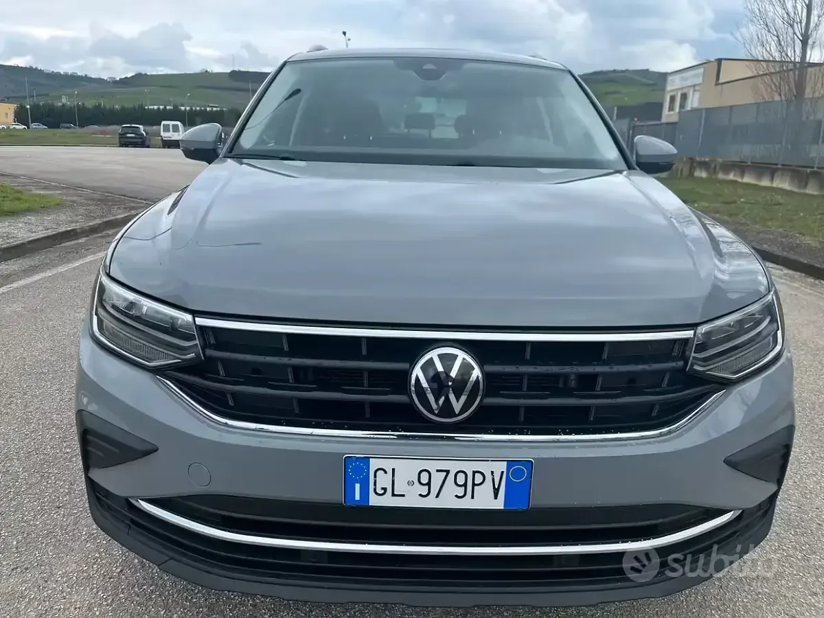 Używany VW Tiguan 150 KM (110 kW) 2022 Szary SUV