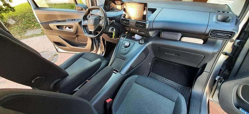 Usata Peugeot Rifter Allure 131 CV (96 kW) 2020 Grigio Monovolume