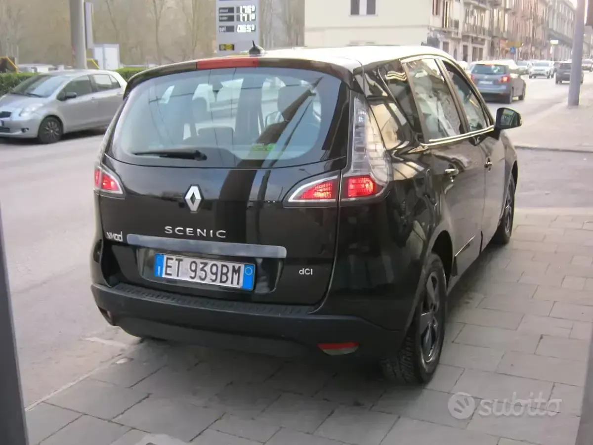 Usata Renault Scénic XMOD 110 CV (80 kW) 2014 Nero Monovolume