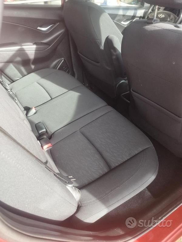 Usata Hyundai ix20 Comfort 90 CV (66 kW) 2011 Rosso Utilitaria