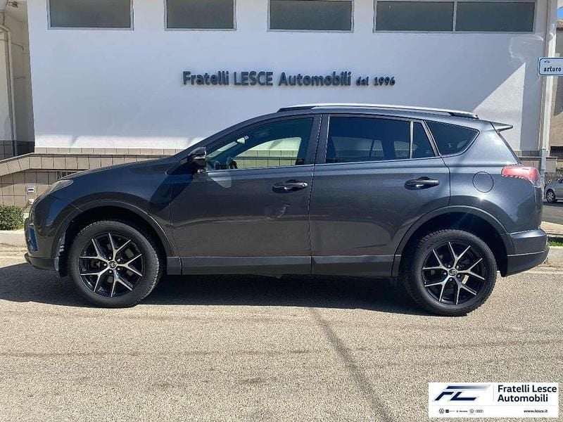 Usata Toyota RAV4 Lounge 143 CV (105 kW) 2016 Grigio SUV