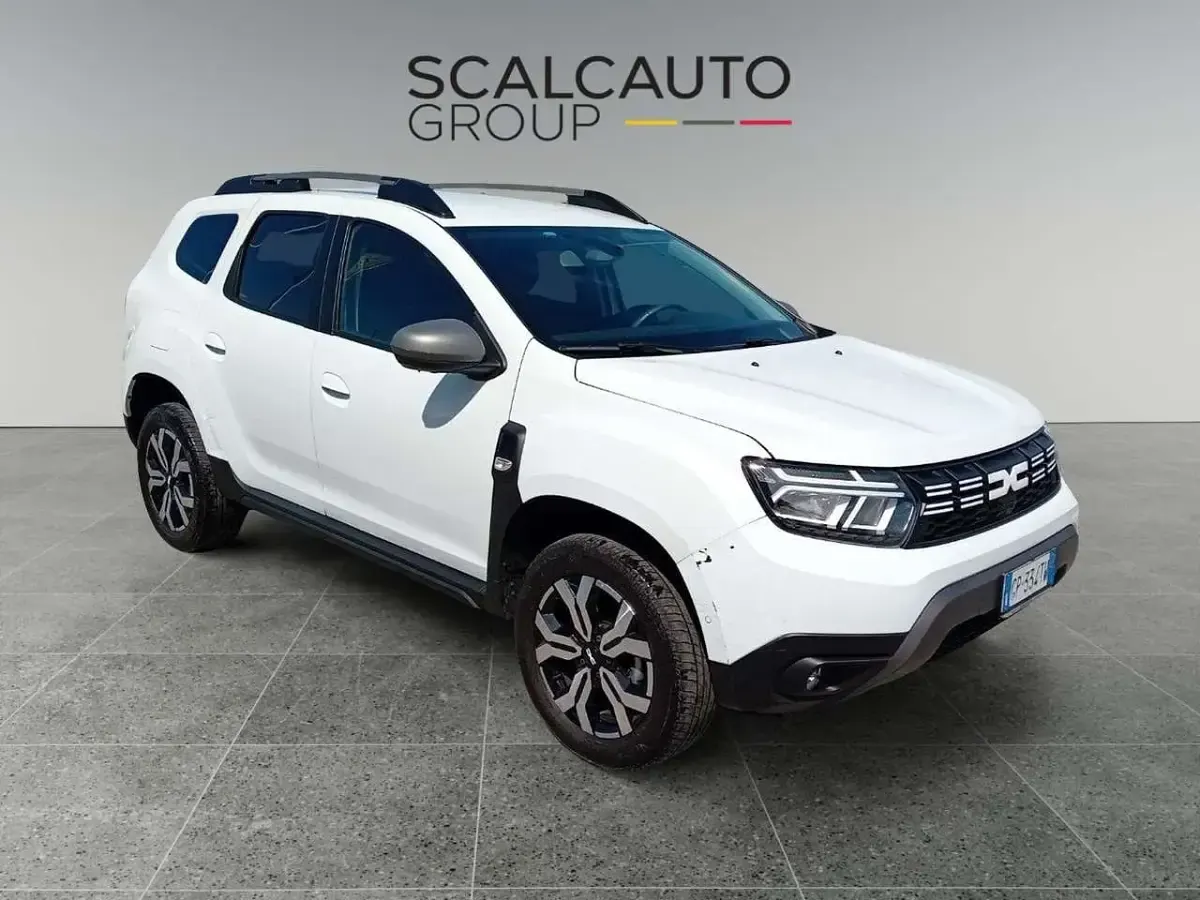 Usata Dacia Duster Journey 101 CV (74 kW) 2023 Bianco SUV