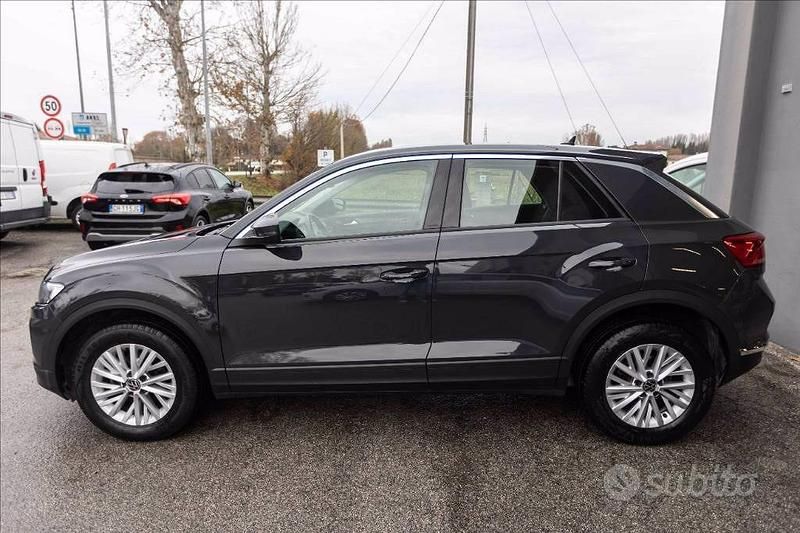 Usata VW T-Roc Style 110 CV (80 kW) 2022 Grigio metallizzato SUV