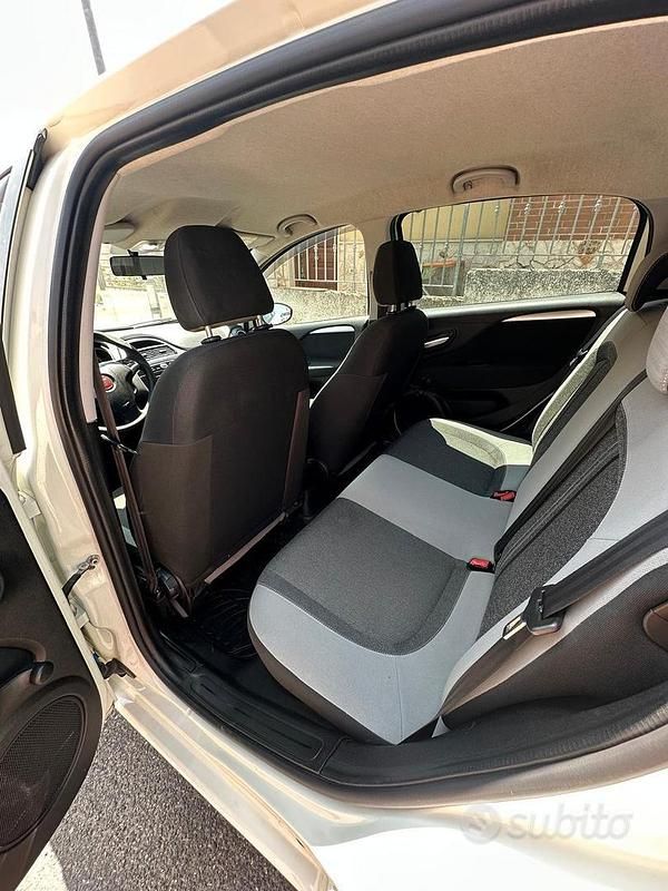 Usata Fiat Grande Punto 75 CV (55 kW) 2013 Bianco Utilitaria