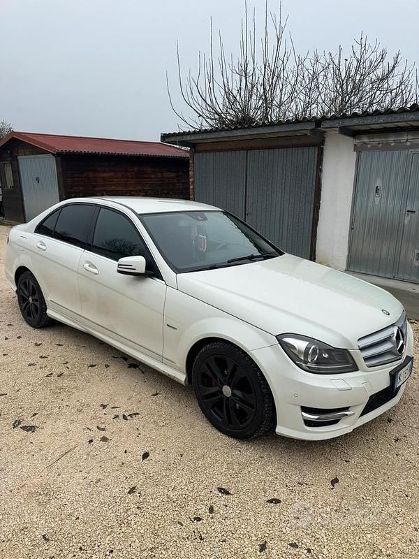 Usata Mercedes C220 Avantgarde 170 CV (125 kW) 2011 Bianco Berlina