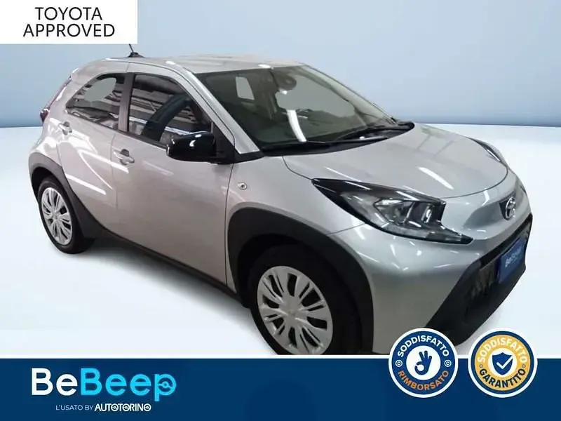 Usata Toyota Aygo X Active 72 CV (52 kW) 2022 Argento metallizzato SUV