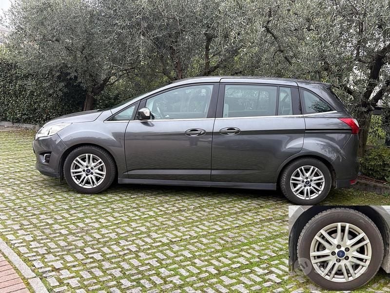 Usata Ford Grand C-Max Titanium 2015 Grigio Monovolume