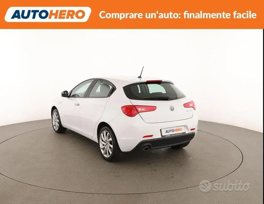Usata Alfa Romeo Giulietta 120 CV (88 kW) 2018 Bianco Utilitaria
