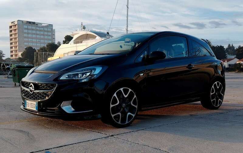 Usata 2016 Opel Corsa OPC Tre volumi | 17.900 € (Molto cara) - Immagine 1/4