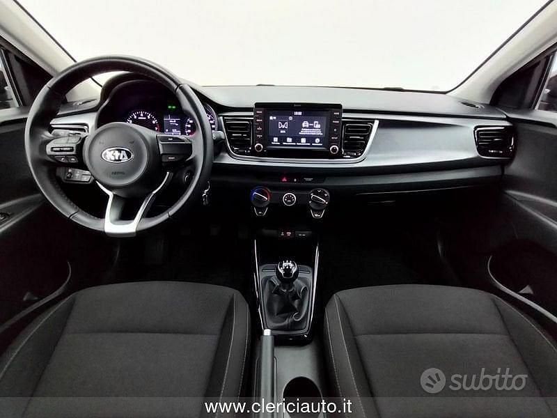 Usata Kia Rio Active 84 CV (61 kW) 2018 Marrone Berlina