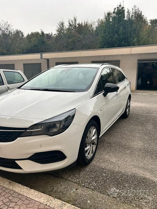 Usata Opel Astra Business Elegance 122 CV (89 kW) 2021 Bianco Station wagon
