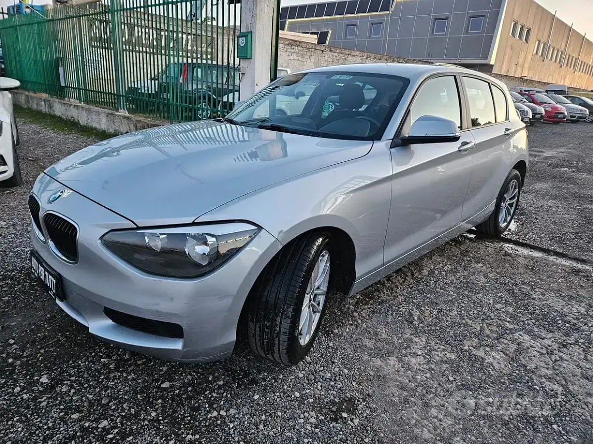 Usata BMW 116 Sport Line 136 CV (100 kW) 2012 Grigio Utilitaria