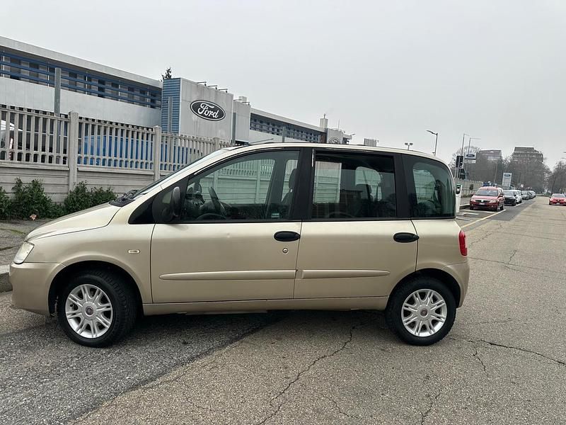Usata Fiat Multipla 103 CV (75 kW) 2009 Oro Monovolume