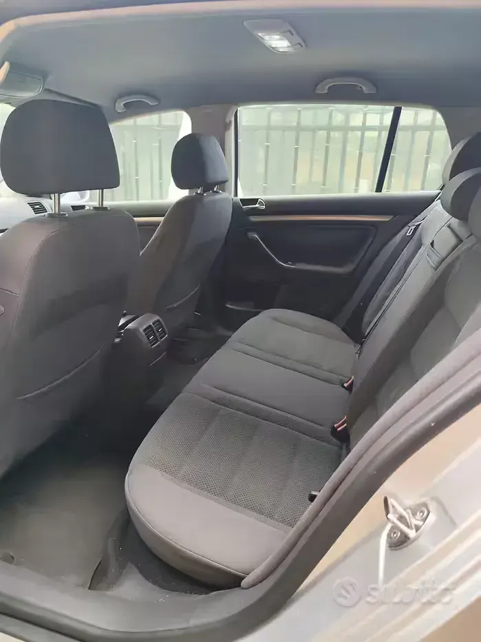 Usata VW Golf IV 105 CV (77 kW) 2005 Grigio Berlina