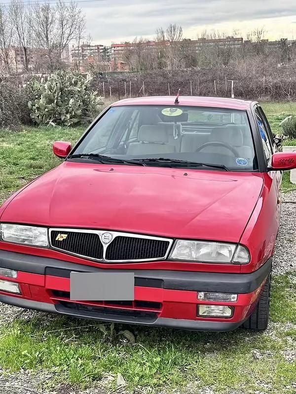 Usata Lancia Delta 75 CV (55 kW) 1993 Rosso Utilitaria