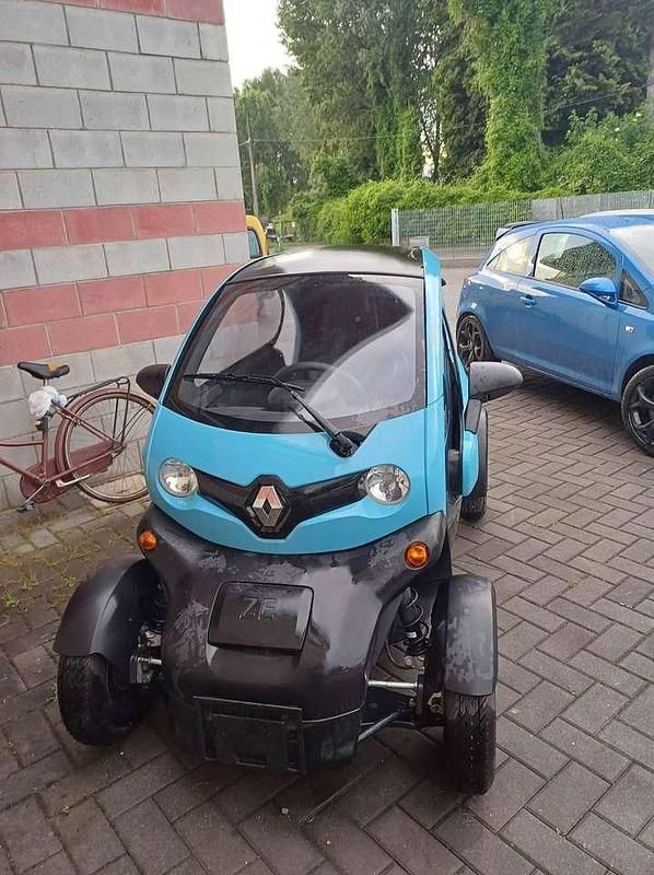Usata Renault Twizy Life 17 kW (24 CV) 2020 Blu/azzurro Utilitaria