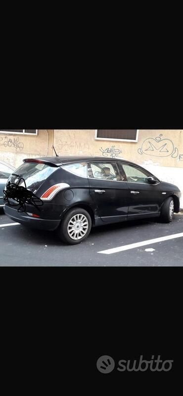 Usata 2009 Lancia Delta Due volumi | 4000 € (Buon prezzo) - Immagine 1/4