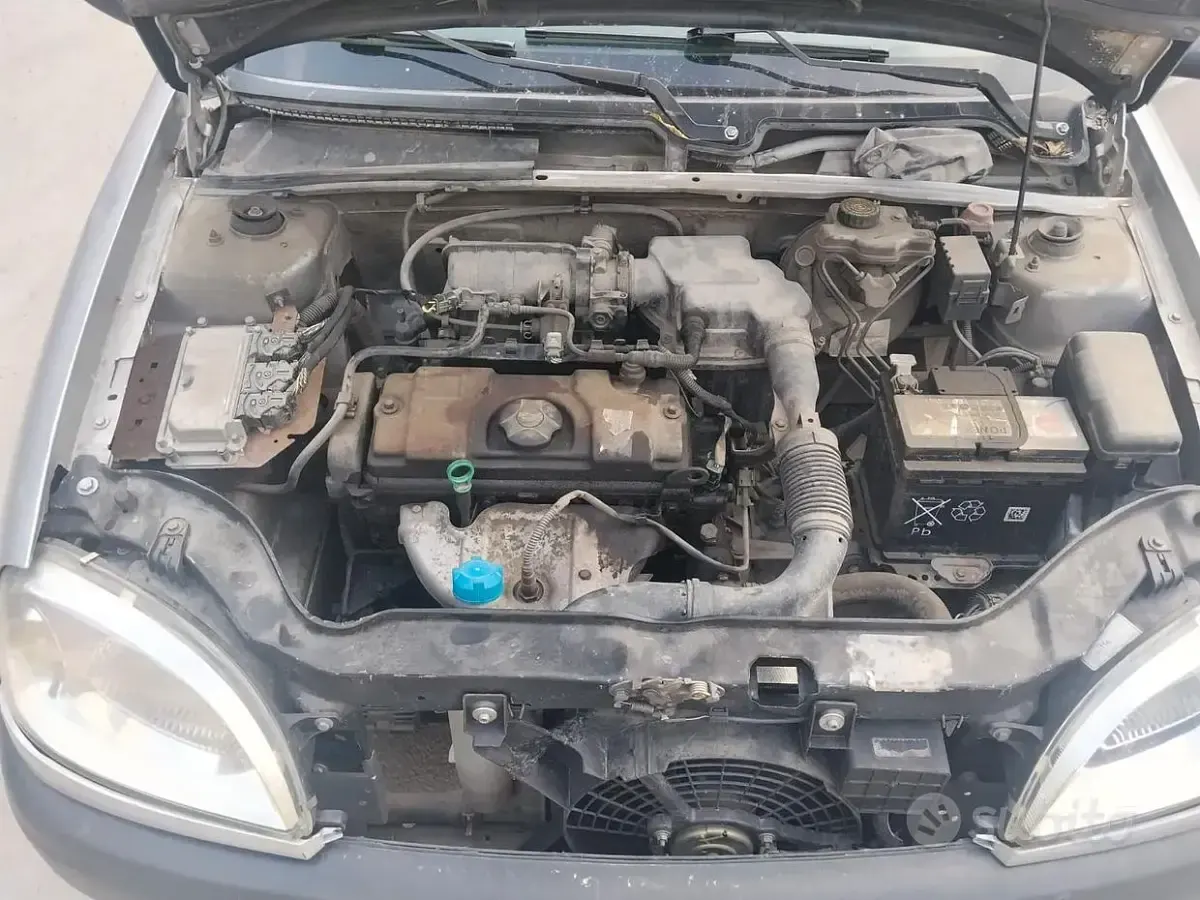 Usata Citroën Saxo 60 CV (44 kW) 2000 Grigio Utilitaria