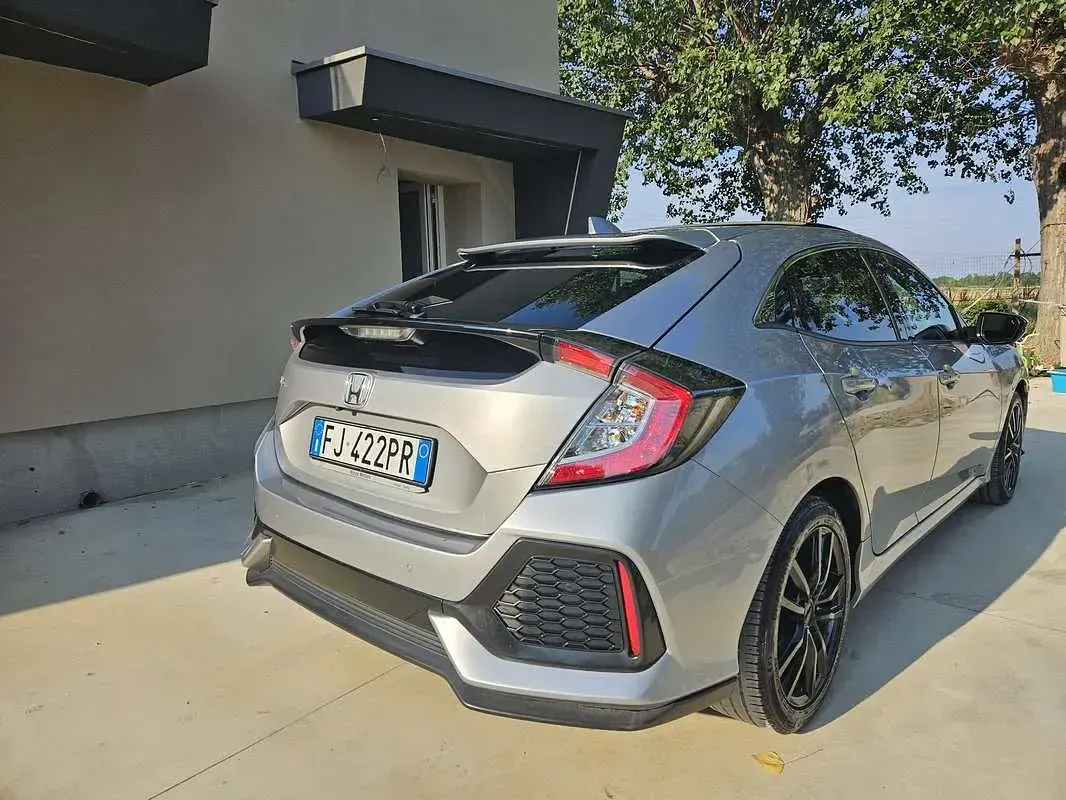 Usata Honda Civic Executive 129 CV (94 kW) 2017 Berlina