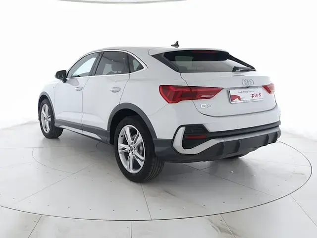 Usata Audi Q3 Sportback S-Line 150 CV (110 kW) 2024 Bianco ghiaccio metallizzato SUV