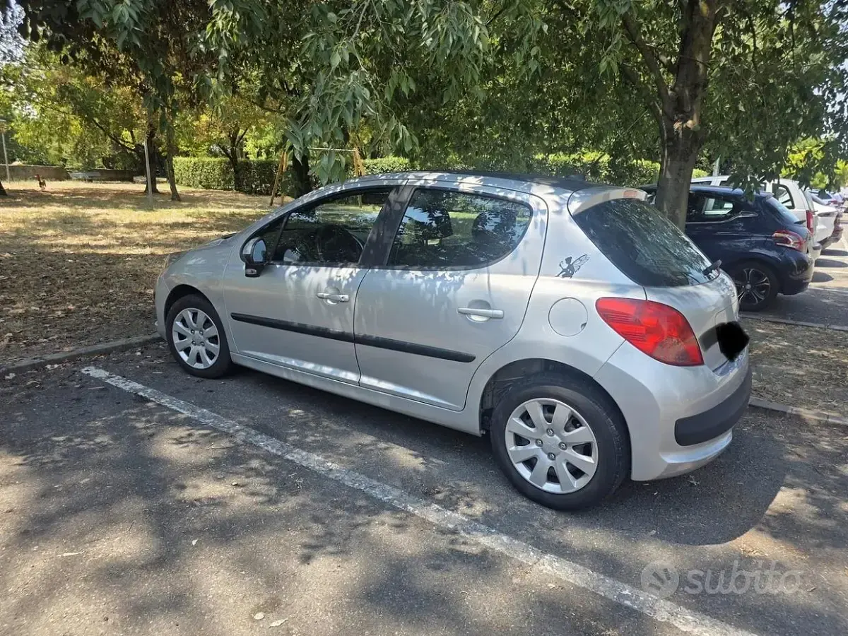 Usata Peugeot 207 73 CV (53 kW) 2007 Grigio Berlina