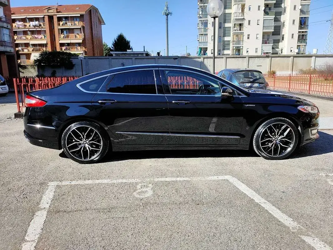 Usata Ford Mondeo Vignale 140 CV (102 kW) 2019 Berlina