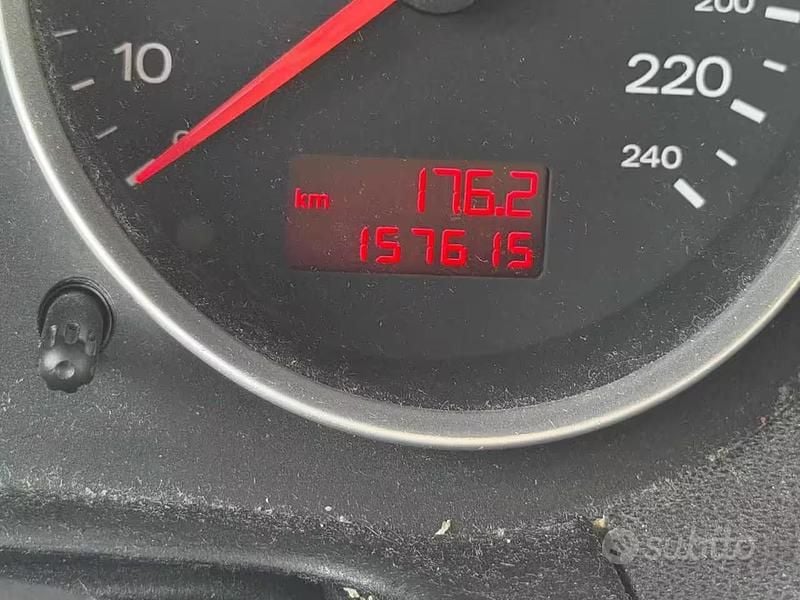 Usata Audi A2 75 CV (55 kW) 2002 Grigio Utilitaria