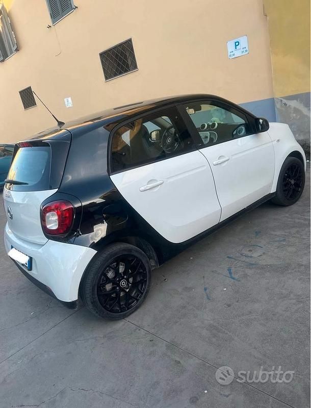Usata Smart ForFour 2015 Bianco Utilitaria