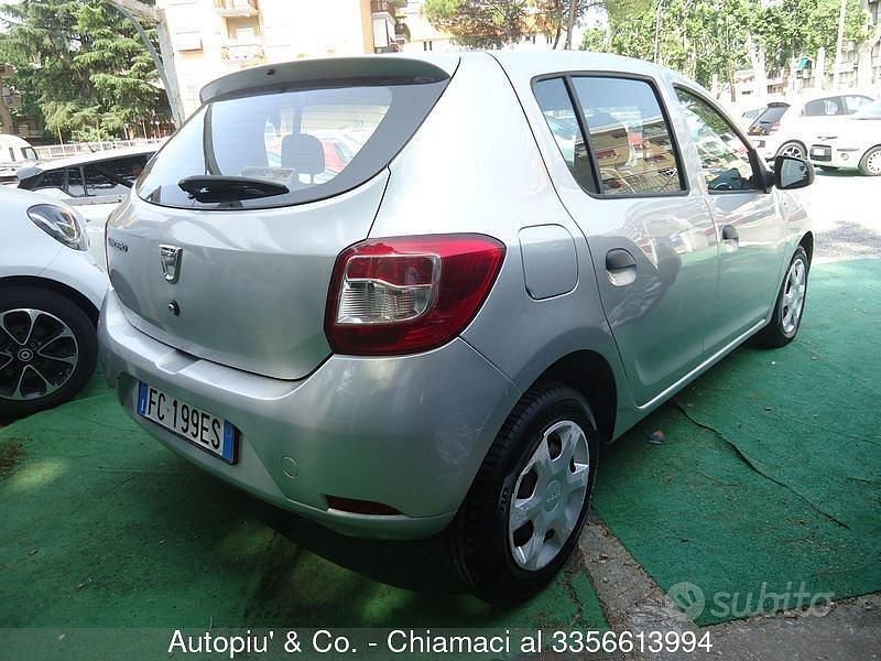Usata Dacia Sandero Lauréate 75 CV (55 kW) 2016 Argento Berlina
