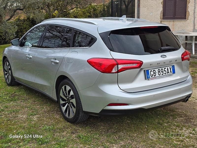 Usata Ford Focus ST-Line 120 CV (88 kW) 2020 Grigio Station wagon