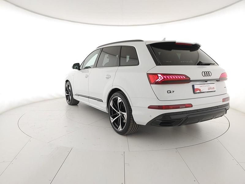 Usata Audi Q7 Sport 286 CV (210 kW) 2023 2y bianco ghiacciaio metallizzato SUV