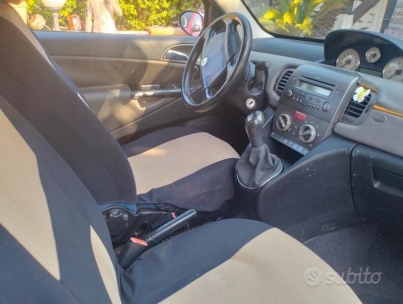 Usata Lancia Ypsilon 70 CV (51 kW) 2005 Rosso Utilitaria