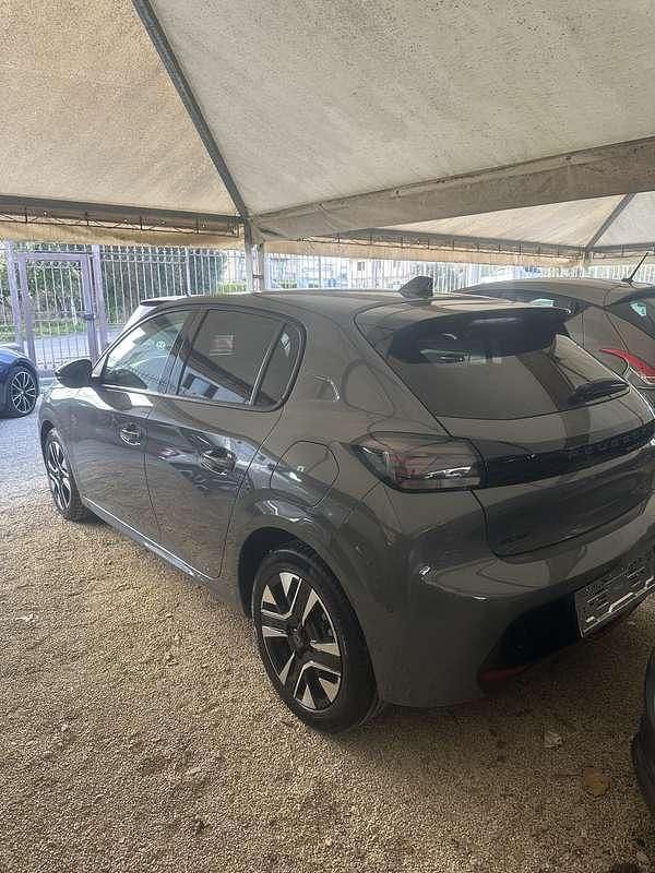 Usata Peugeot 208 Allure 101 CV (74 kW) 2024 Utilitaria