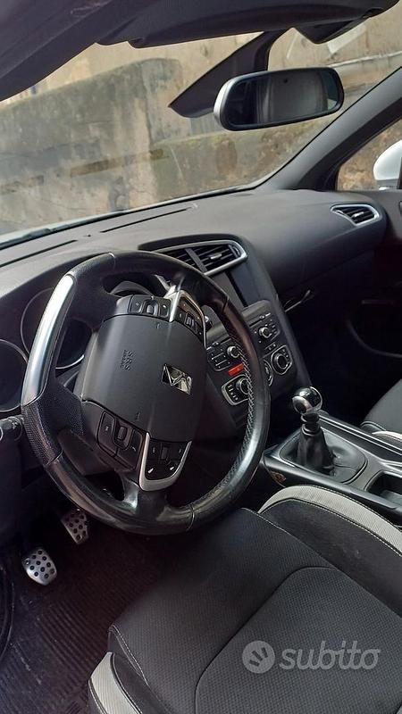 Usata Citroën DS4 111 CV (81 kW) 2012 Bianco Utilitaria
