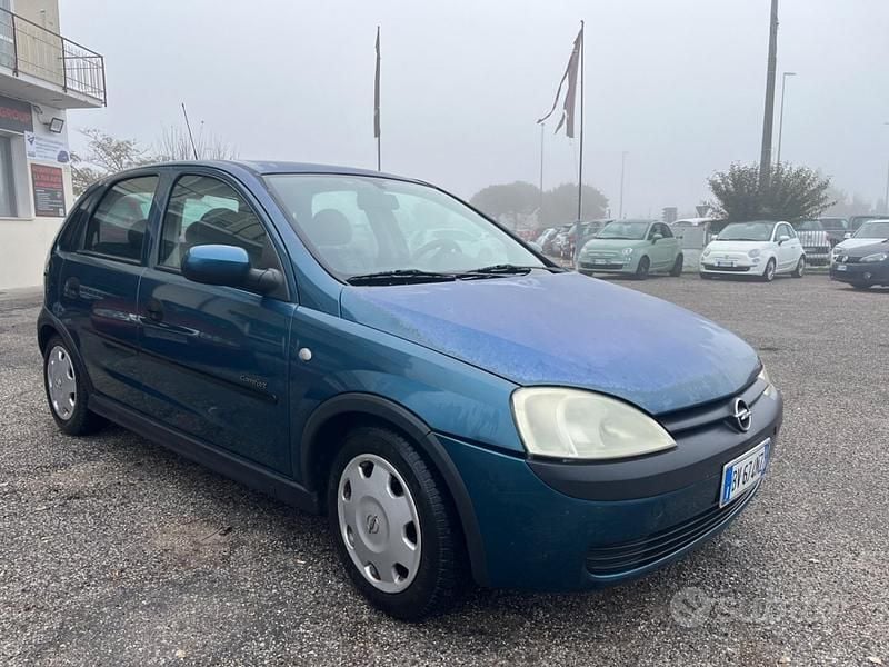 Usata Opel Corsa Comfort 75 CV (55 kW) 2001 Verde Berlina