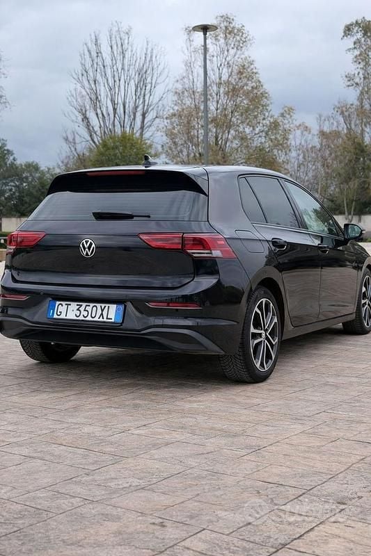 Usata VW Golf VII 150 CV (110 kW) 2021 Nero Utilitaria