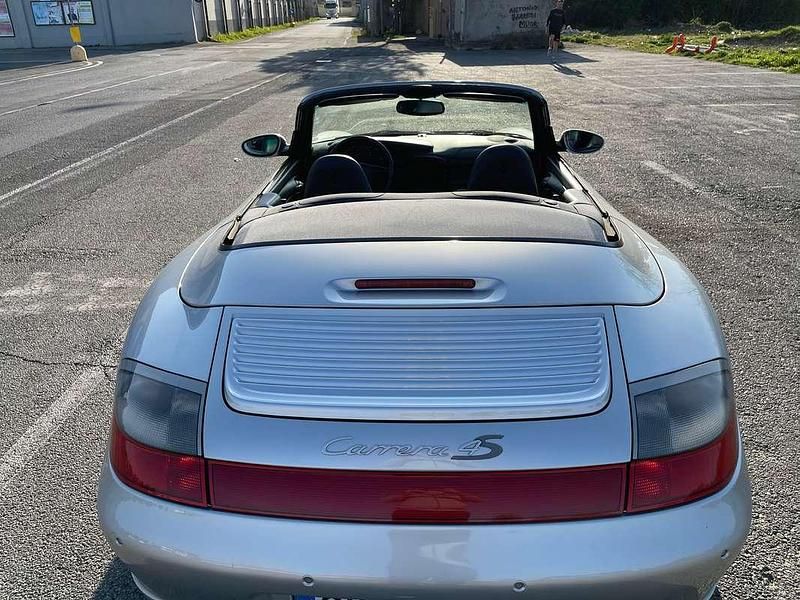 Usata Porsche 911 Carrera Cabriolet 320 CV (235 kW) 2004 Argento Cabrio