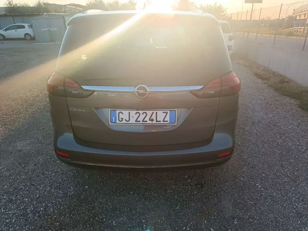 Usata Opel Zafira Innovation 135 CV (99 kW) 2017 Monovolume