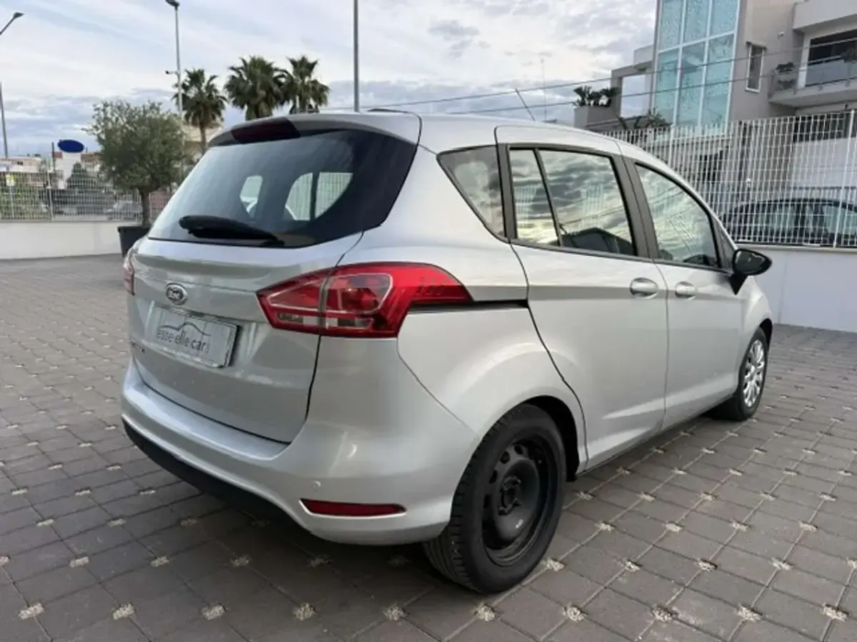 Usata Ford B-MAX Titanium 87 CV (63 kW) 2017 Argento Monovolume