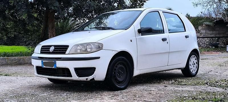 Usata Fiat Punto Active 69 CV (50 kW) 2004 Berlina
