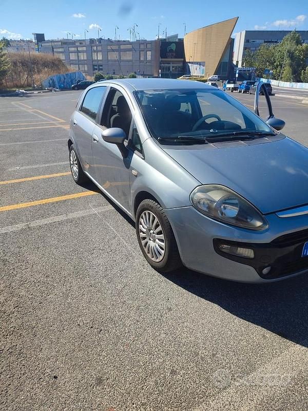 Usata Fiat Punto 75 CV (55 kW) 2012 Grigio Utilitaria