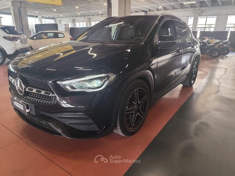 Usata Mercedes GLA200 Premium 150 CV (110 kW) 2023 Nero SUV